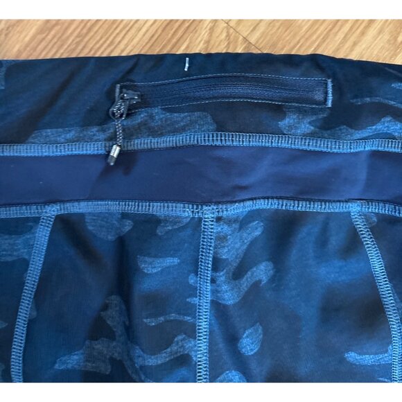 Lululemon Capri Leggings Womens Blue Camo Print Size 6 - Picture 5 of 6